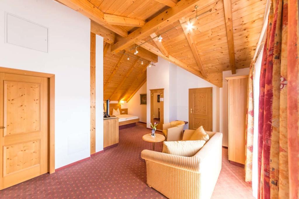 Metzgerei Gasthof Oberhauser - Hotel Zur Post Egling Exterior photo